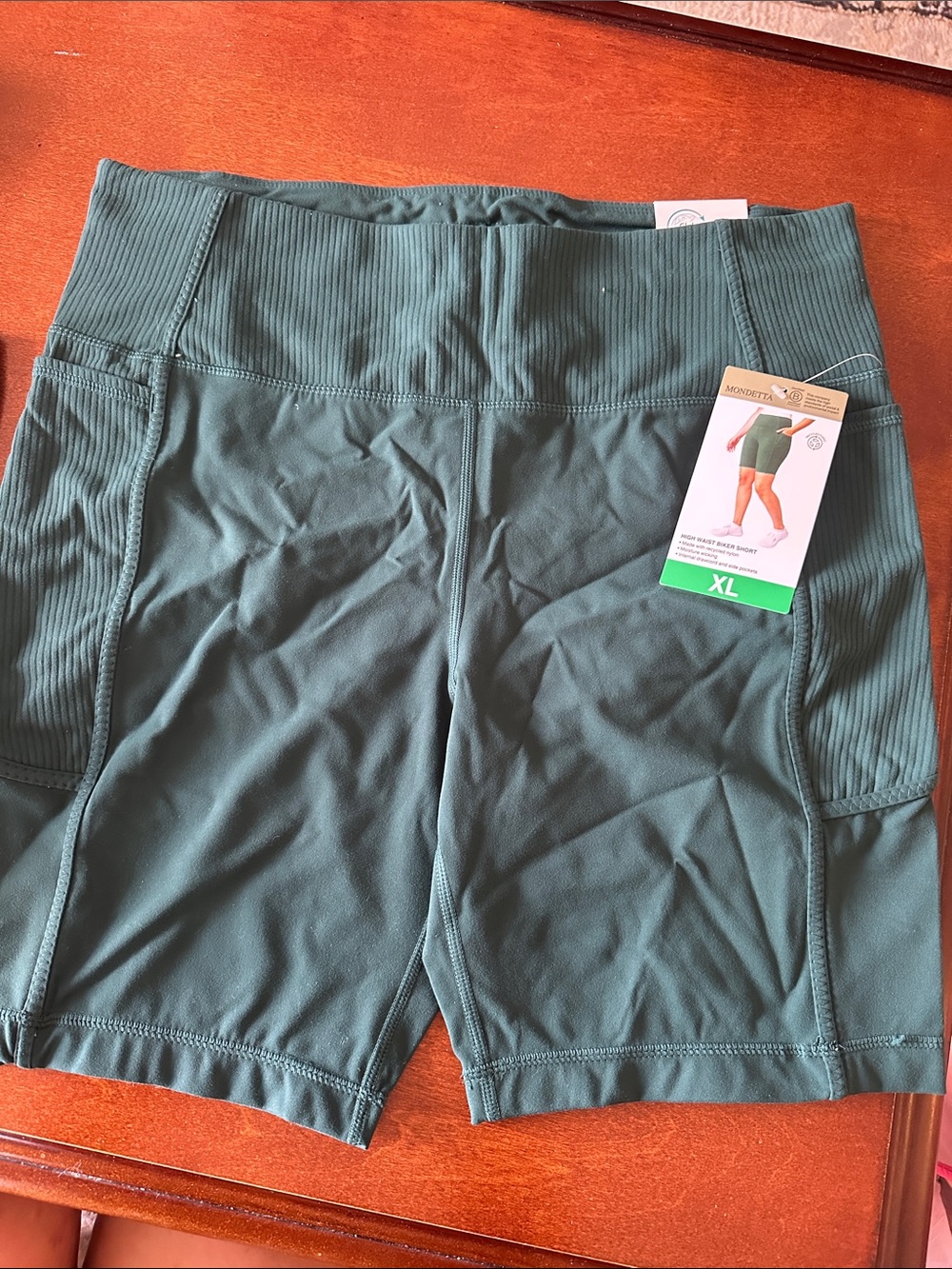Mondetta Forest Green High-Waist Bike Shorts with Side Pockets